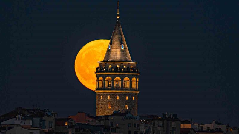 İSTANBUL'UN SEMBOL YERLERİNDEN OLAN