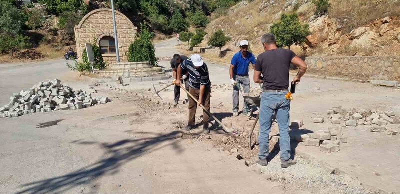 ADIYAMAN'IN GÖLBAŞI BELEDİYE EKİPLERİ