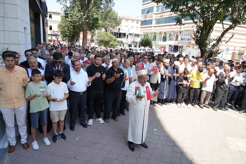 IĞDIR’DA CUMA NAMAZI SONRASI