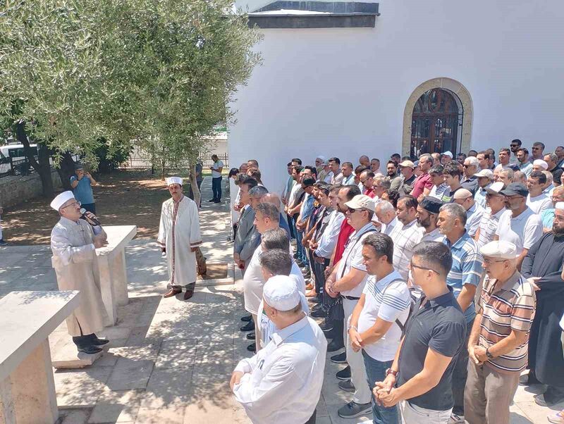 MUĞLA KURŞUNLU CAMİİ'NDE, TÜM