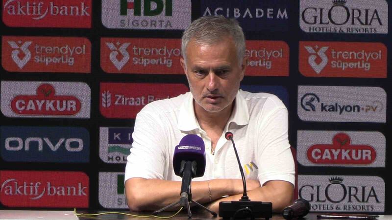 Jose Mourinho: “Bugün biz onları iyi değilmiş gibi gösterdik ama aslında iyi bir takım”