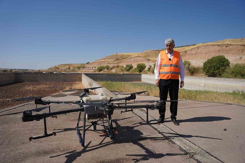 KAHTA’DA SİVRİSİNEKLE MÜCADELEDE DRONLU