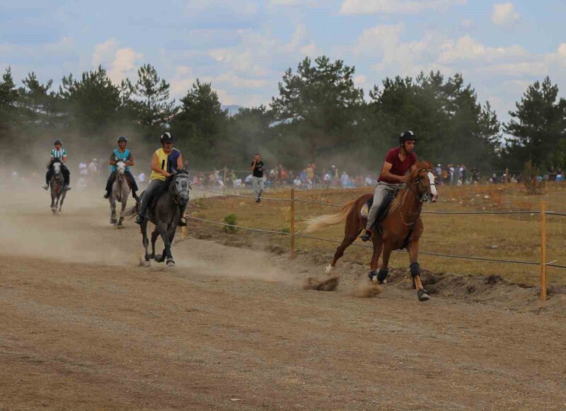 KASTAMONU'DA GELENEKSEL HALE GELEN