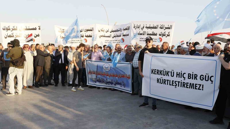 Kerkük’te Türkmenler valilik ve il meclisi seçimine karşı sokağa çıktı