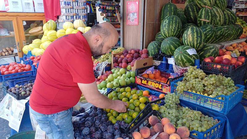 KIŞ MEYVELERİ MANAV TEZGAHLARINDA