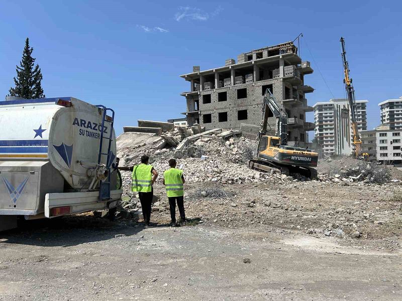 HATAY'IN İSKENDERUN İLÇESİNDE DEPREMDE