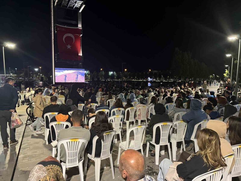 Millet Bahçesi’nde açık hava sineması keyfi