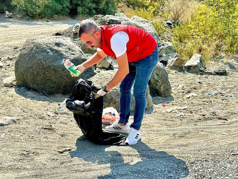 Osmaniye’de gençlerden çevre temizliği etkinliği