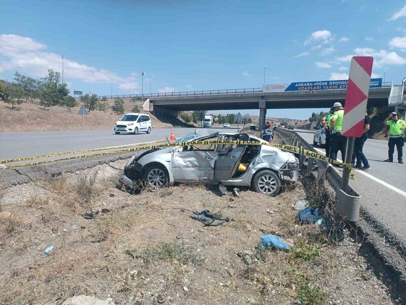 ANKARA'DA KONTROLDEN ÇIKAN OTOMOBİL