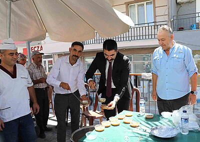 Selendi Ülkü Ocakları’ndan aşure hayrı