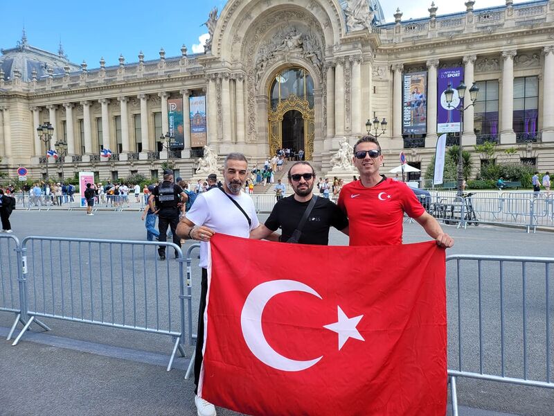 Tanrıkulu ve Öksüz Paris 2024’te milli sporcuları yalnız bırakmadı