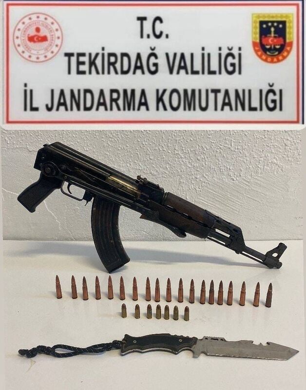 YAPILAN ARAMADA BİR KALAŞNİKOF