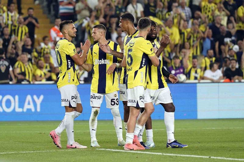 Trendyol Süper Lig: Fenerbahçe: 1 – Alanyaspor: 0 (İlk yarı)