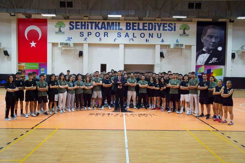 YILMAZ’DAN GENÇLERE MOTİVASYON ZİYARETİ