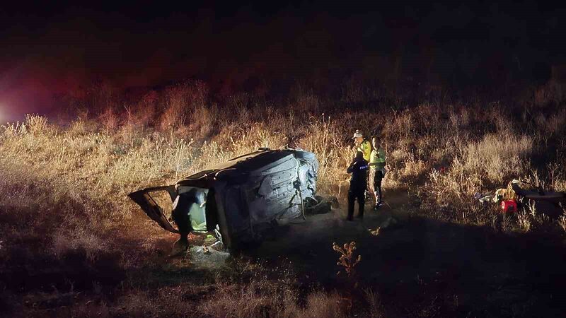 Yoldan çıkan hafif ticari araç 150 metreden şarampole uçtu