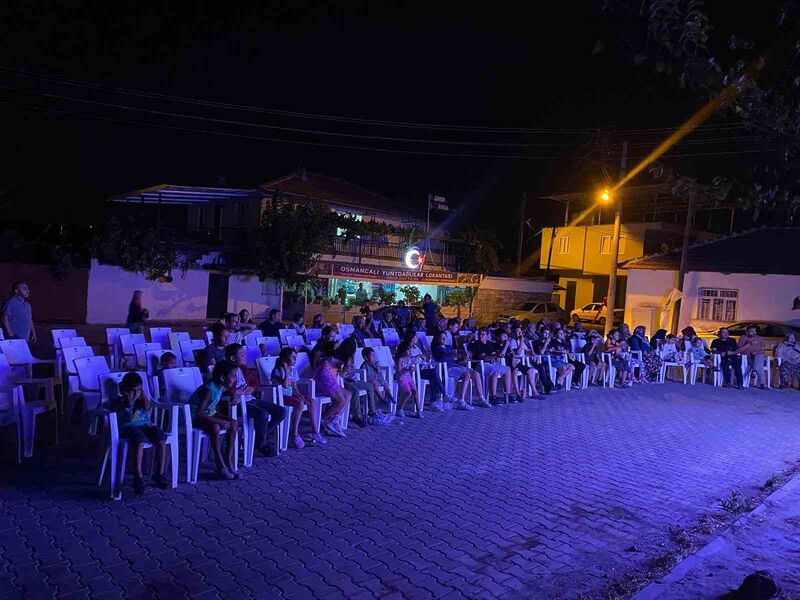 Yunusemre’de açık hava sinema akşamları başladı