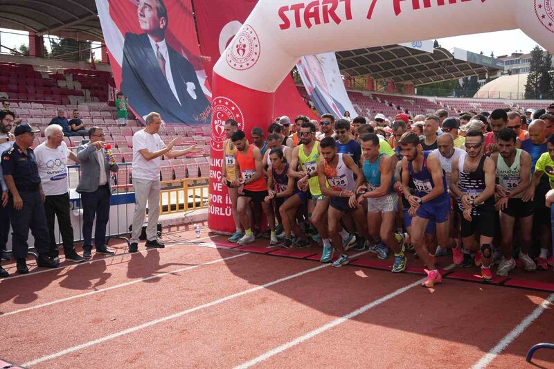 16. İsmail Akçay Yol Koşusu renkli görüntülere sahne oldu