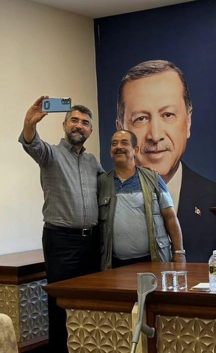 AK Parti İl Başkanı Küçükoğlu, vatandaşlarla ’Selfie’ yaptı