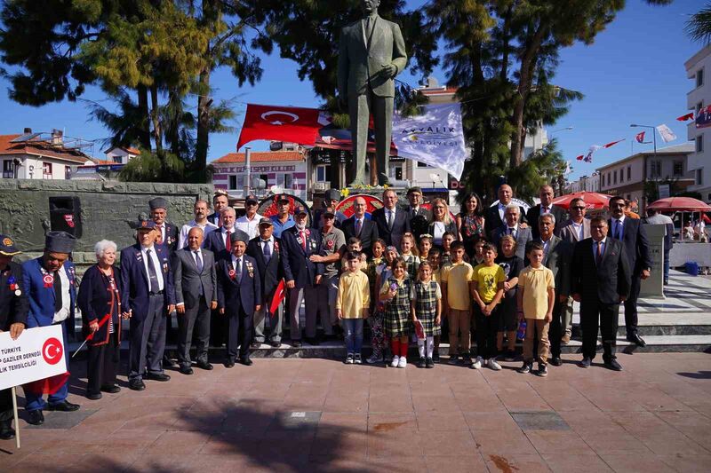 AYVALIK’TA GAZİLER GÜNÜ KUTLANDI