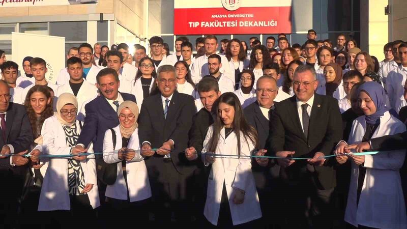 Bakan Memişoğlu: “Dünyada böyle bir depremin yarasını sarabilecek başka millet yok”