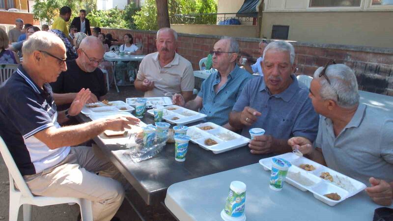 Balıkesir’de davullu klarnetli keşkek dövme geleneği asırlardır sürüyor