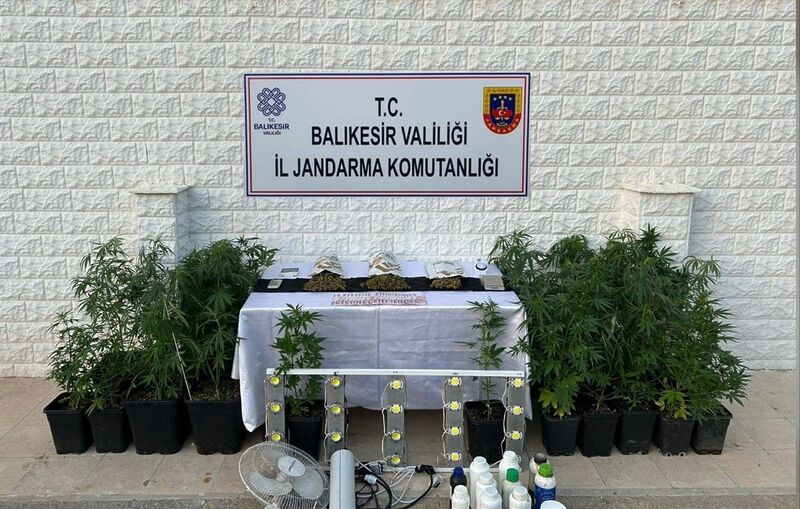 BALIKESİR’DE JANDARMA TARAFINDAN 10