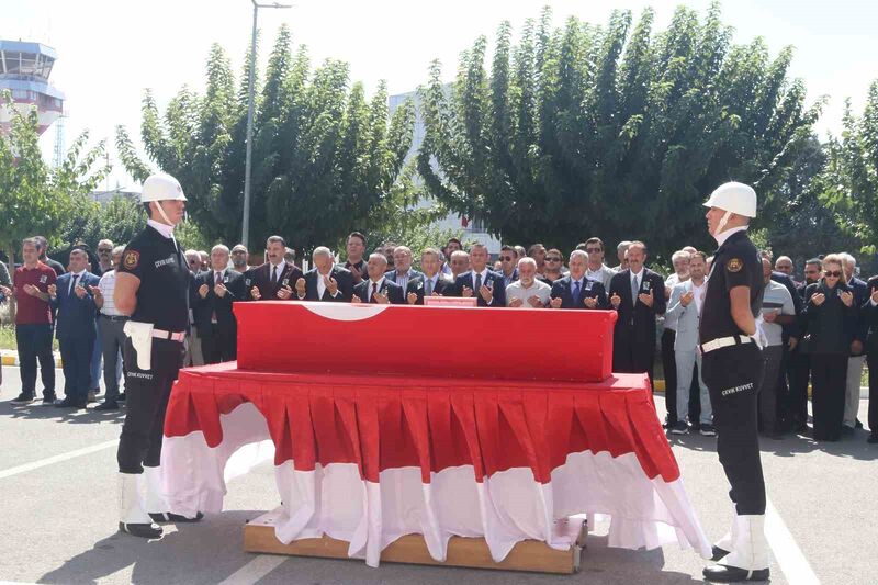 Batı Şeria’da İsrailli askerlerin öldürdüğü Ayşenur için İzmir’de tören