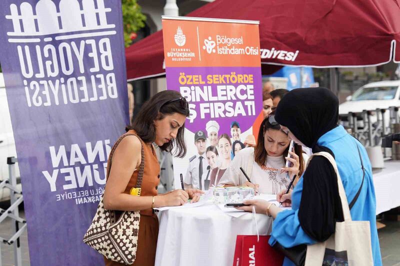 BEYOĞLU’NDA DÜZENLENEN ‘KARİYER FIRSATLARI