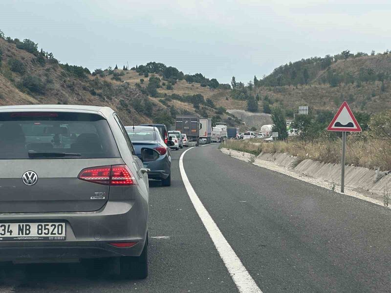 Bilecik’te bitmeyen yol çalışması sürücüleri çileden çıkardı