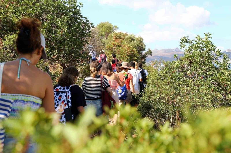 Bodrum’da öğrenciler kıyı temizliği yaptı