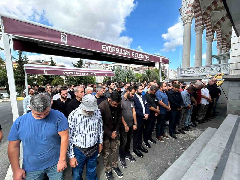 Bursa’da düşen eğitim uçağında hayatını kaybetmişti: Pilot Emir Gülal Nalcı son yolculuğuna uğurlandı