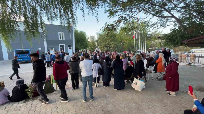 Çalışmak için fabrikaya giden 250 kişi işsiz kaldıklarını öğrendi