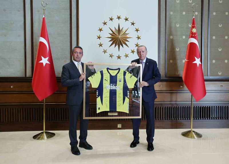 CUMHURBAŞKANI RECEP TAYYİP ERDOĞAN, FENERBAHÇE BAŞKANI ALİ KOÇ VE YÖNETİM