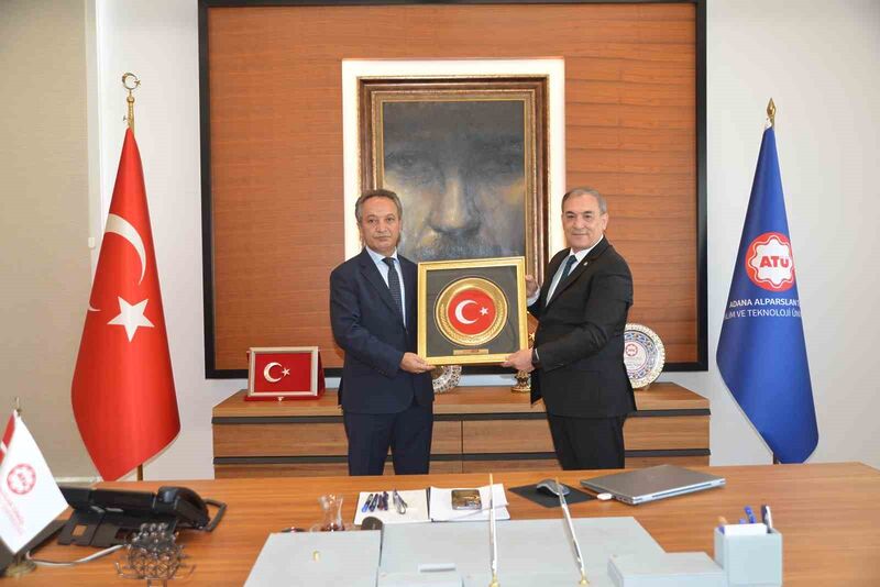 KARSLIOĞLU, VE BERABERİNDEKİ HEYET,