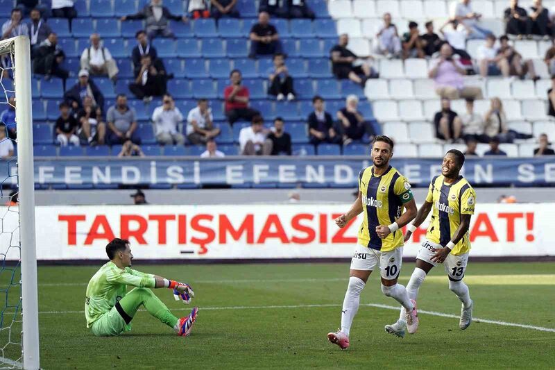 FENERBAHÇE'NİN SIRP FUTBOLCUSU DUSAN