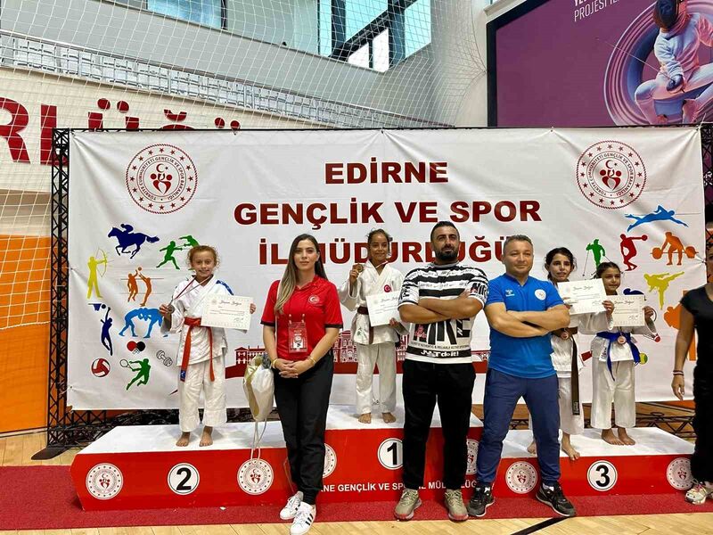 SAKARYA BÜYÜKŞEHİR’İN YILDIZ JUDO