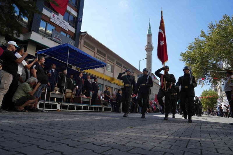 Edremit’in Düşman İşgalinden Kurtuluşu’nun 102. Yıl Dönümü düzenlenen törenlerle kutlandı