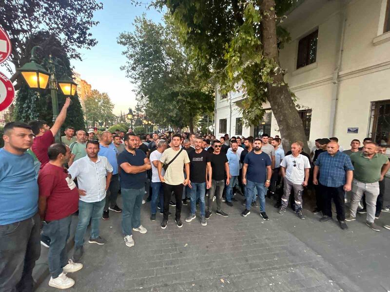 Eskişehir’de işçilerden belediye ile sendikaya toplu iş sözleşmesi tepkisi