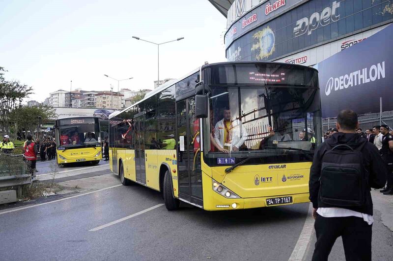 FENERBAHÇE DERBİSİNİ TRİBÜNDEN TAKİP