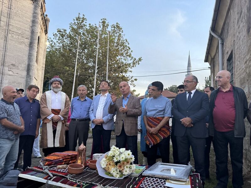 Gastronomide ‘Yılın Ahisi’ seçilen Şef Recep İncecik, şed kuşandı