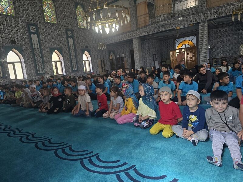 GEDİZ'DE FATİH ORTAOKULUNDAN CAMİDE