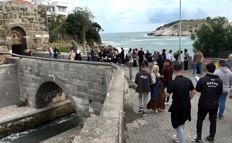 Gençlerin rotası ’Çeşm-i Cihan Amasra’ oldu