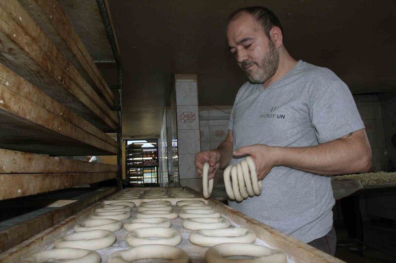 Giresun’un asırlık lezzet mirası; susamsız pekmezli simit