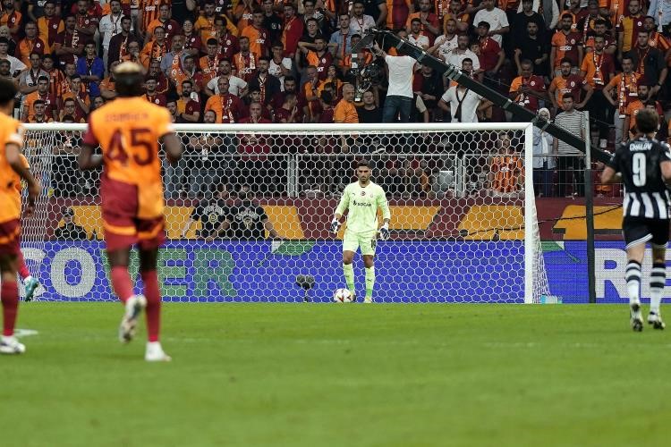 GALATASARAY'IN TECRÜBELİ KALECİSİ GÜNAY