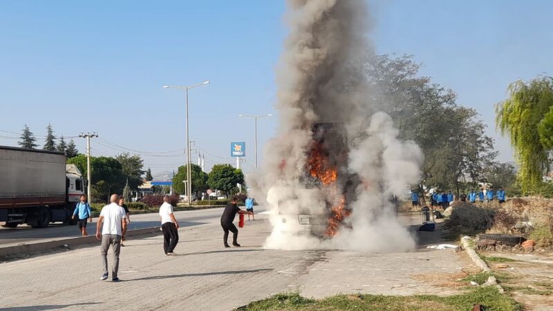 Harput FK’nın takım otobüsü alev aldı, facia kıl payı atlatıldı