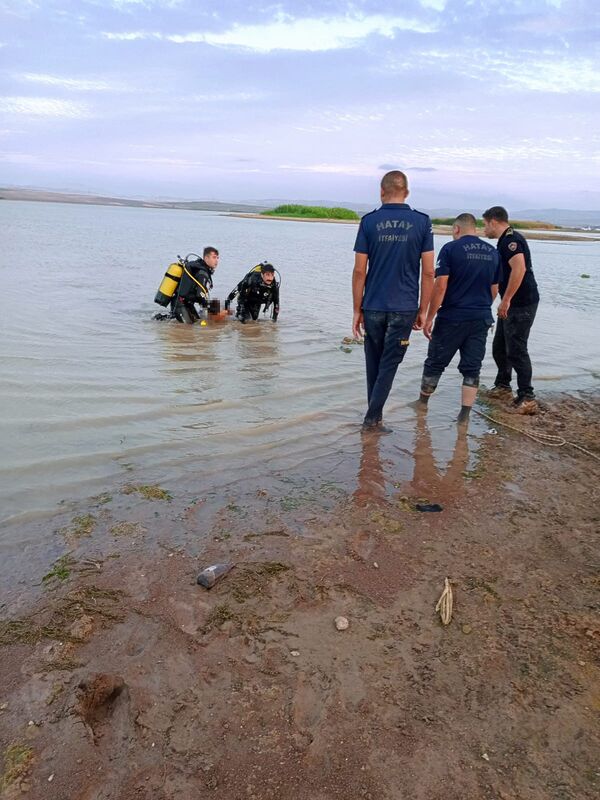 HATAY'DA GÖLETTE BOĞULAN YABANCI