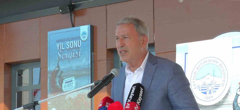 Hulusi Akar: “İnsanların etkinliklerle sosyalleşmesi, sokağa çıkması lazım”