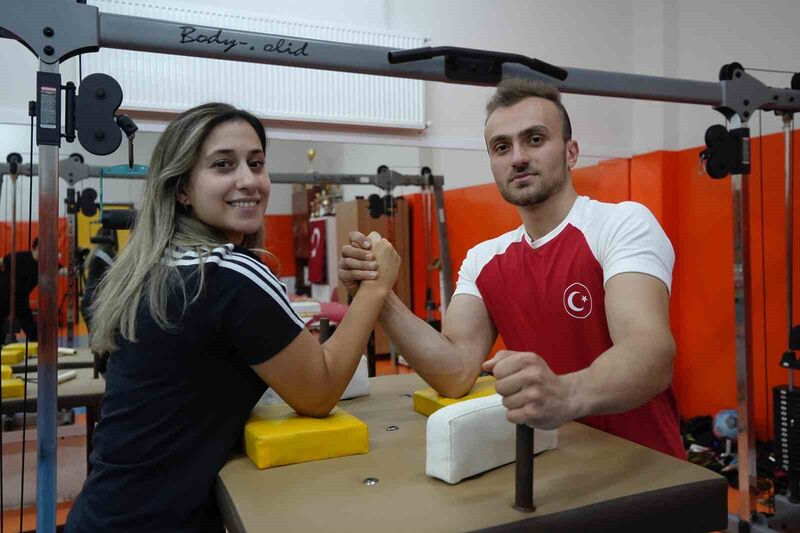 GÜMÜŞHANELİ BİLEK GÜREŞİ SPORCUSU