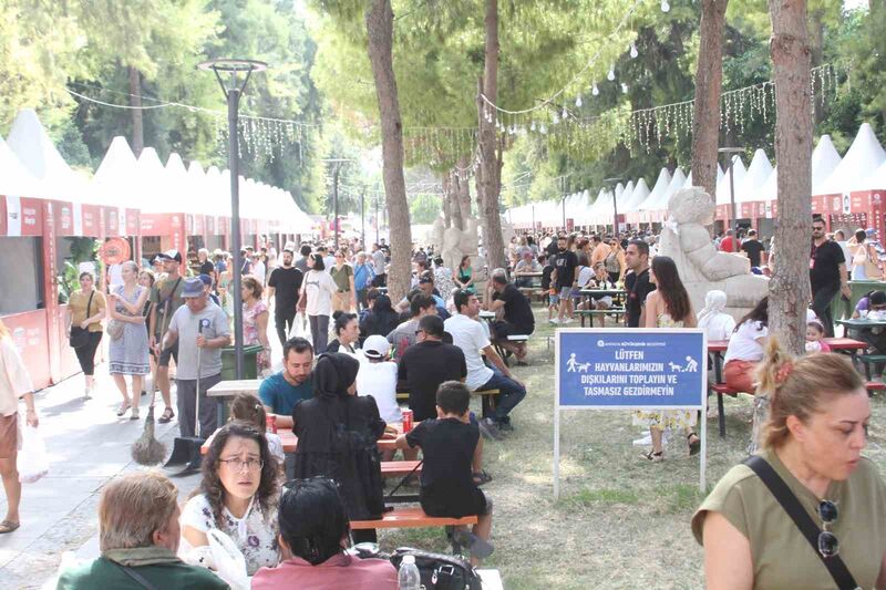 Karaalioğlu Parkı’nda Foodfest rüzgarı: Son gününde yoğun ilgi gördü