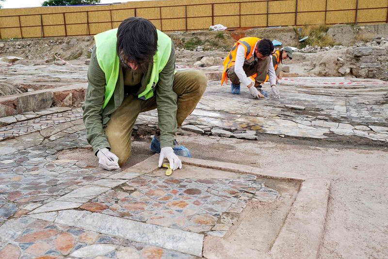 Konya merkezde gün yüzüne çıkarılan 5. yüzyıla ait mozaik ve eserler turizme kazandırılıyor